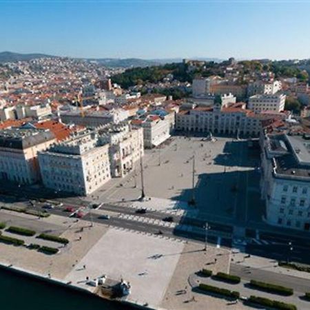 Appartamento In Centro Storico Τεργέστη Εξωτερικό φωτογραφία