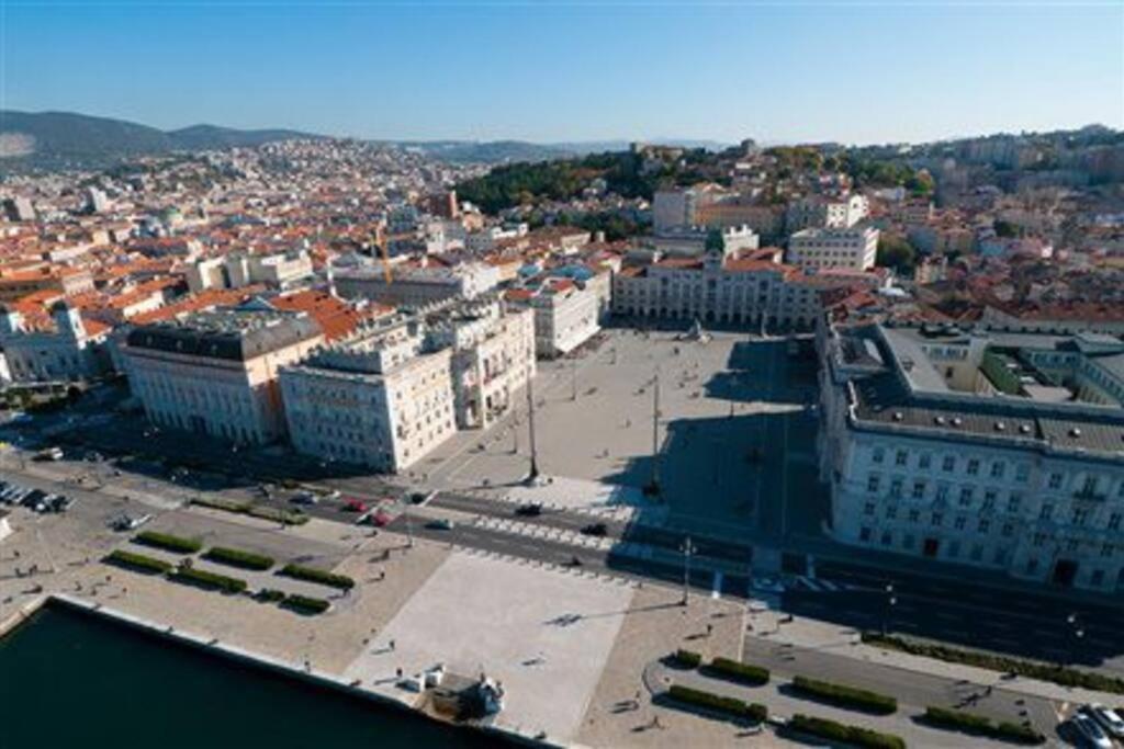Appartamento In Centro Storico Τεργέστη Εξωτερικό φωτογραφία